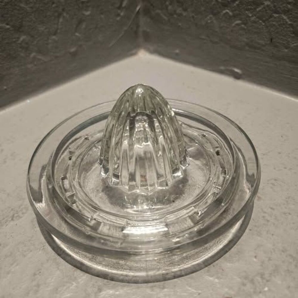 Vintage Clear Glass Citrus Lime Lemon Orange Reamer Juicer